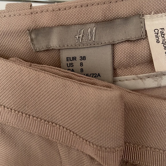 H&M shorts Size 8 - Picture 3 of 6